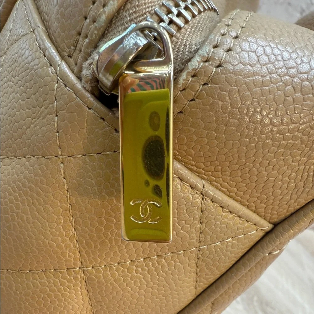 Chanel Cream Vintage Chic Quilted Tan Bowling Handbag - Picture 13 of 14